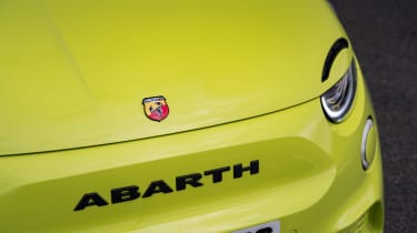 Abarth 500e - lights